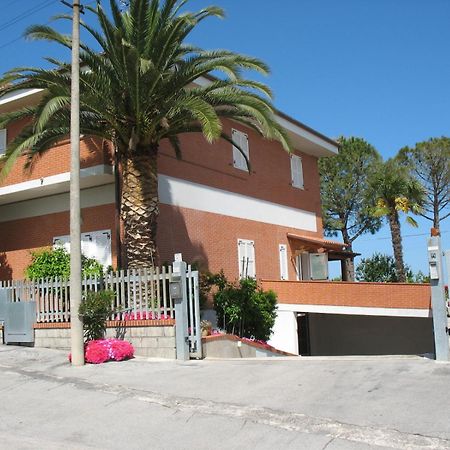 Bed & Breakfast Bompadre Civitanova Marche Buitenkant foto